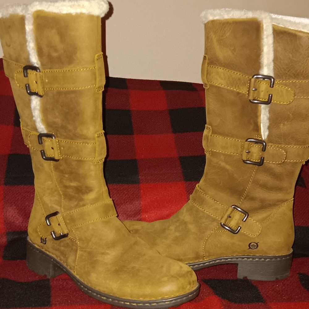 Born Women's Brown Buckle Winter Boots